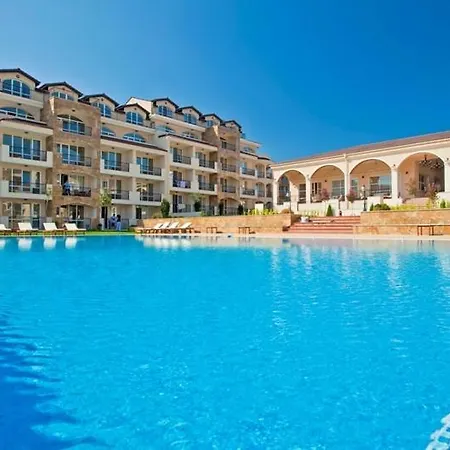 Captain's Island Deluxe Apartamento Chernomorets